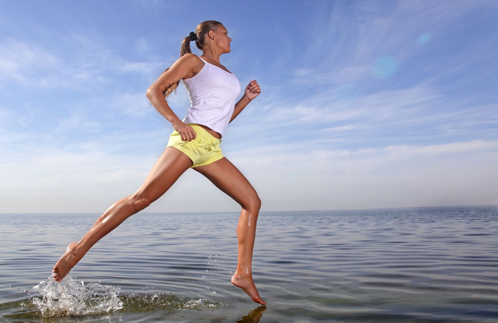 Correre per dimagrire: 5 vantaggi della corsa in spiaggia