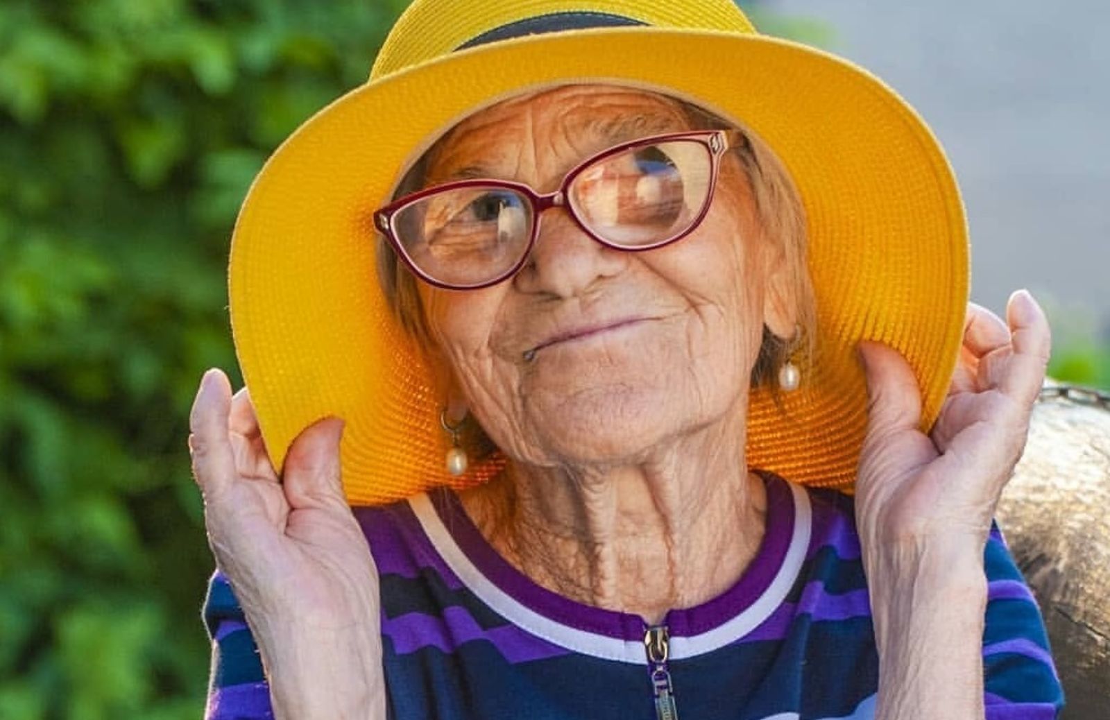 Nonna Lena giramondo. Ha 90 anni e viaggia da sola con il suo zainetto