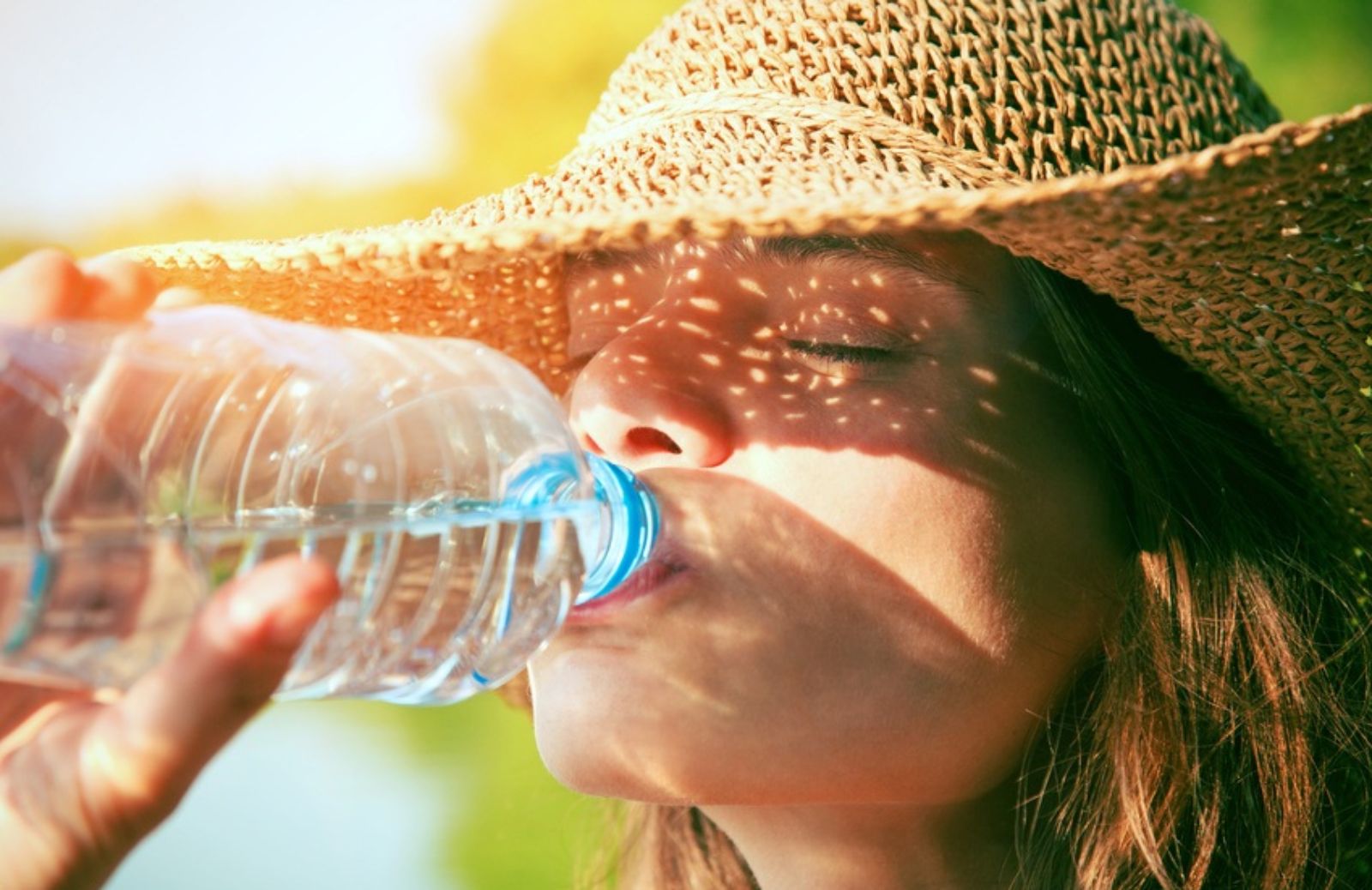 E' vero che bisogna bere almeno due litri di acqua al giorno?