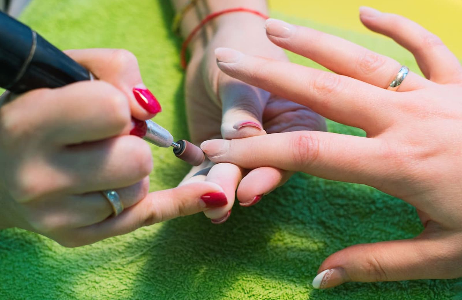 Dry manicure, la nail art a secco