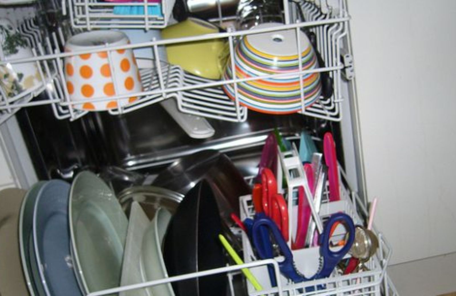 Come eliminare i cattivi odori da lavastoviglie e lavatrice