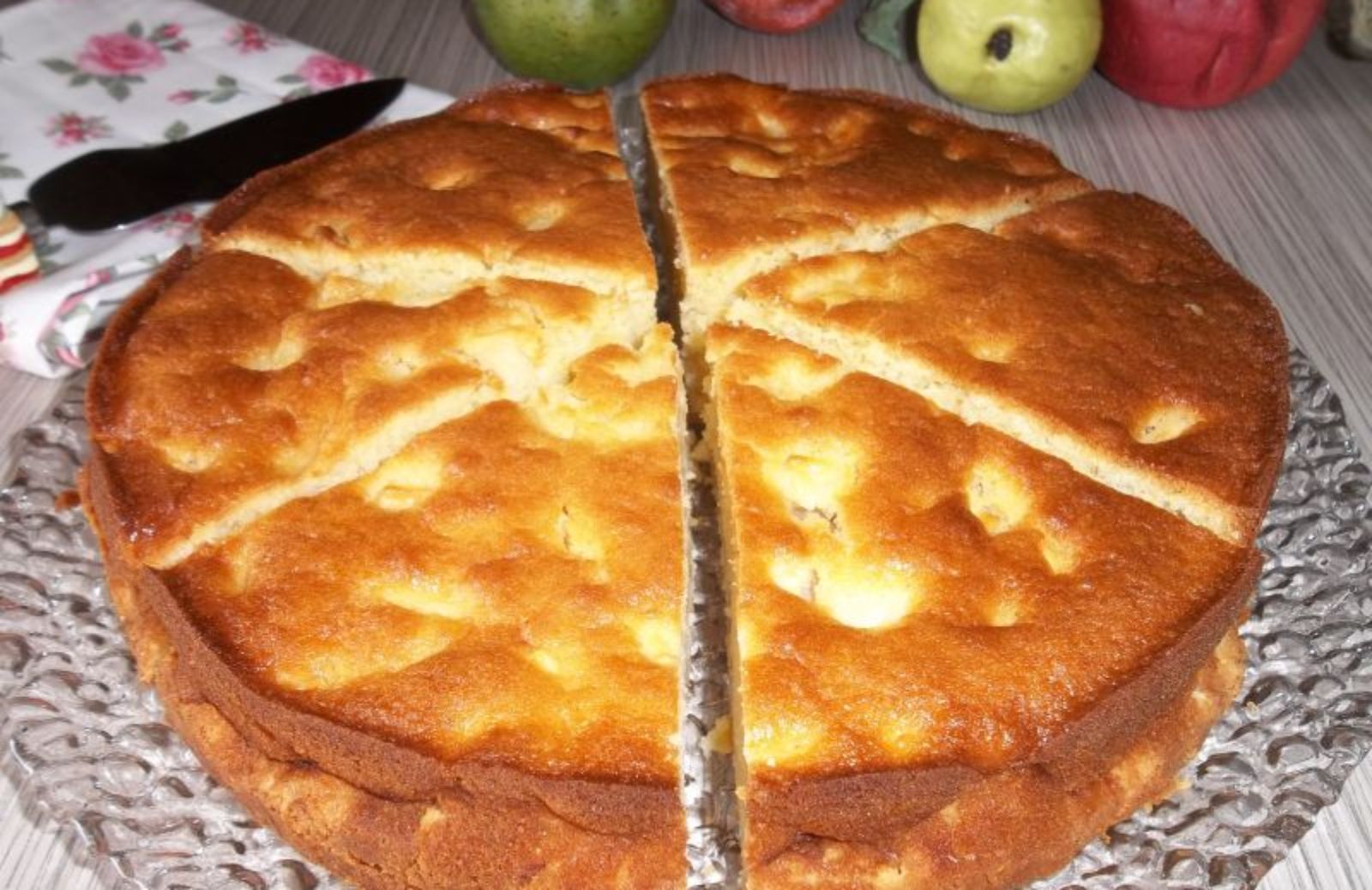 Torta di mele: la ricetta del classico dolce della nonna