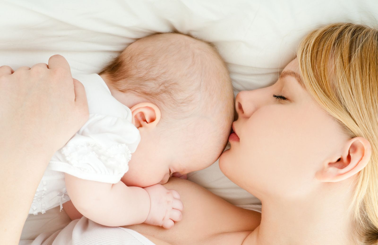 Come allattare il bebè durante la notte