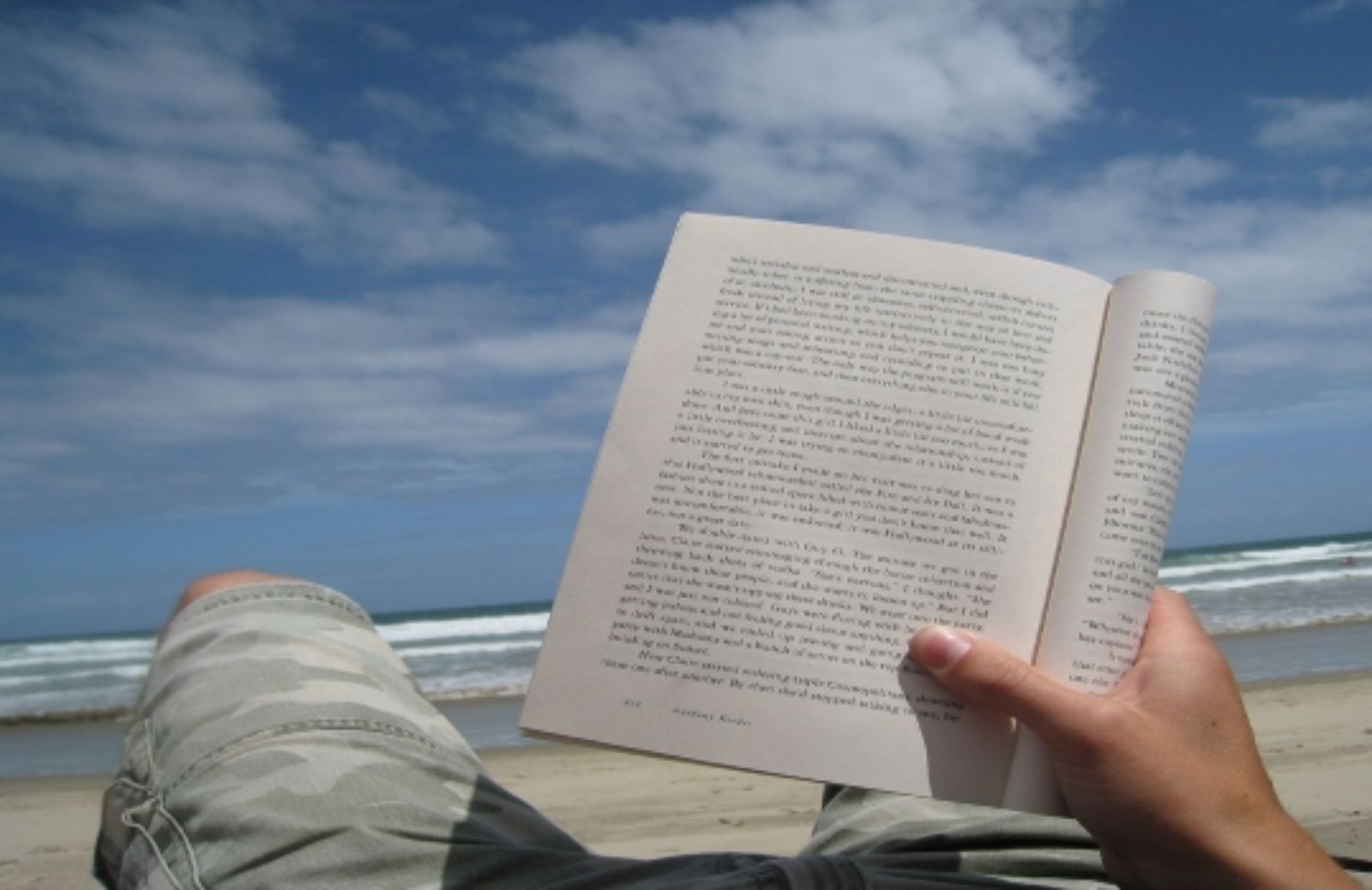 Letture per l'estate: tre libri da divorare sotto l'ombrellone