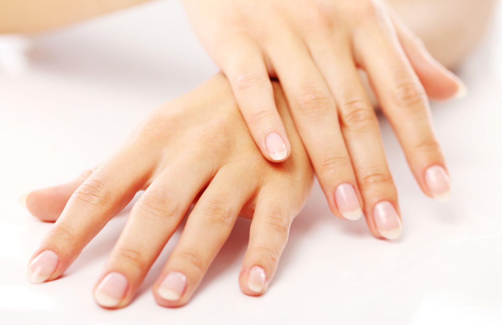Come proteggere la pelle delle mani con i prodotti giusti