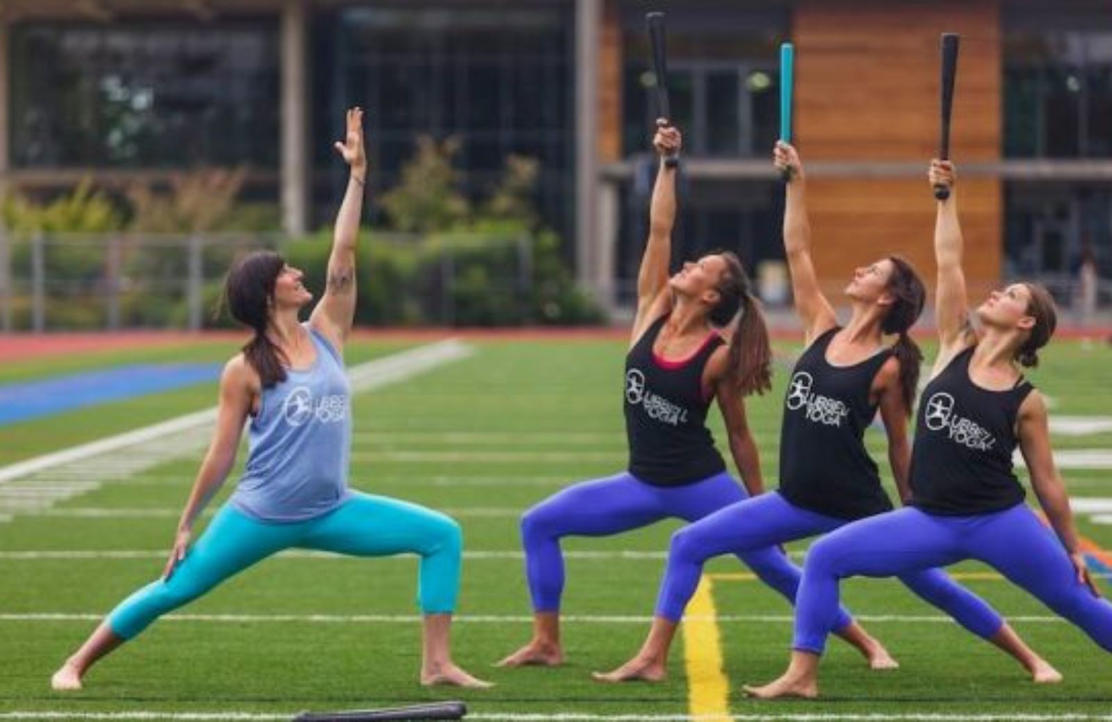 Come allenare forza e flessibilità con Clubbell Yoga