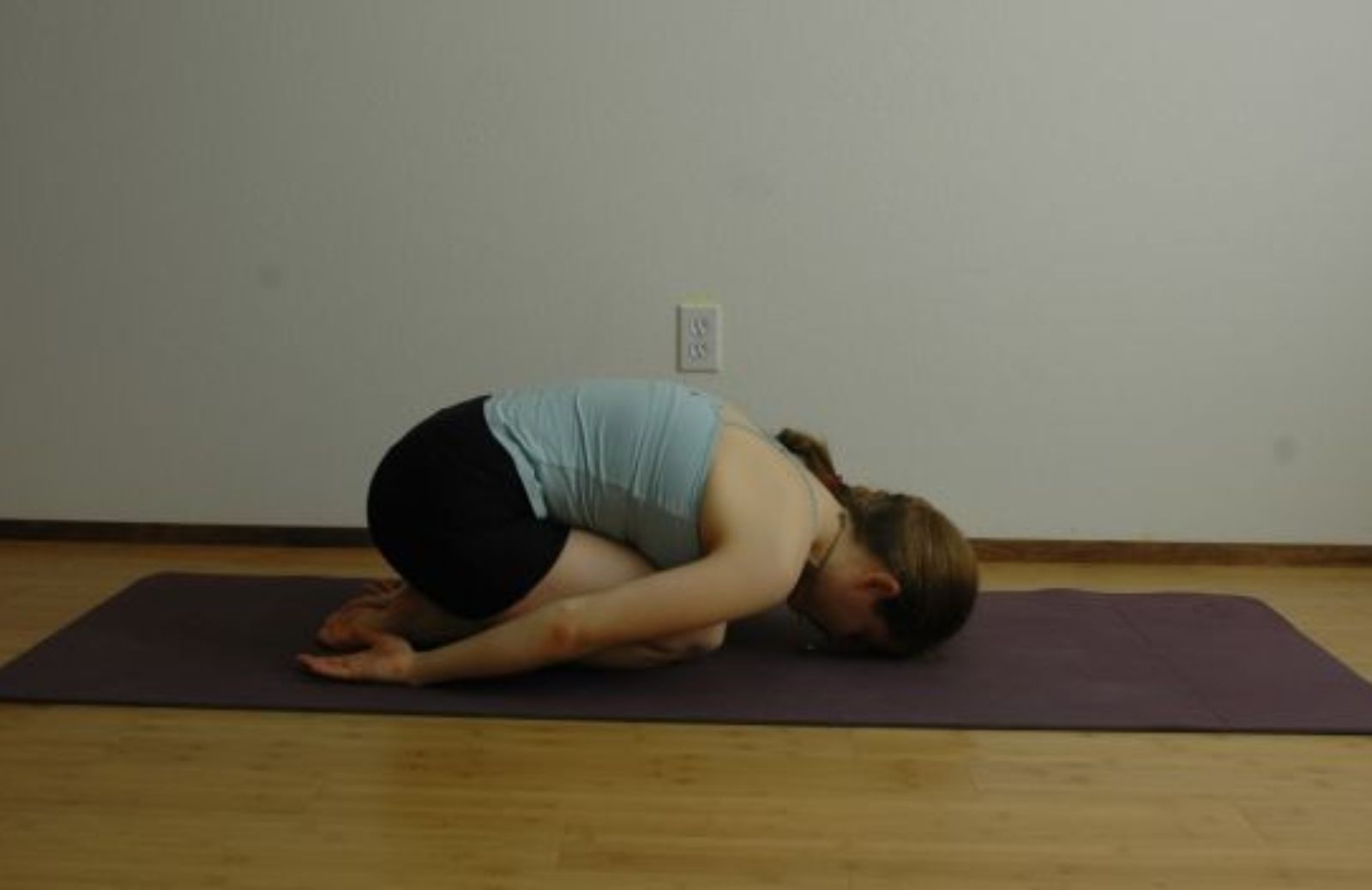 Come imparare a fare yoga: le posizioni di base. Balasana