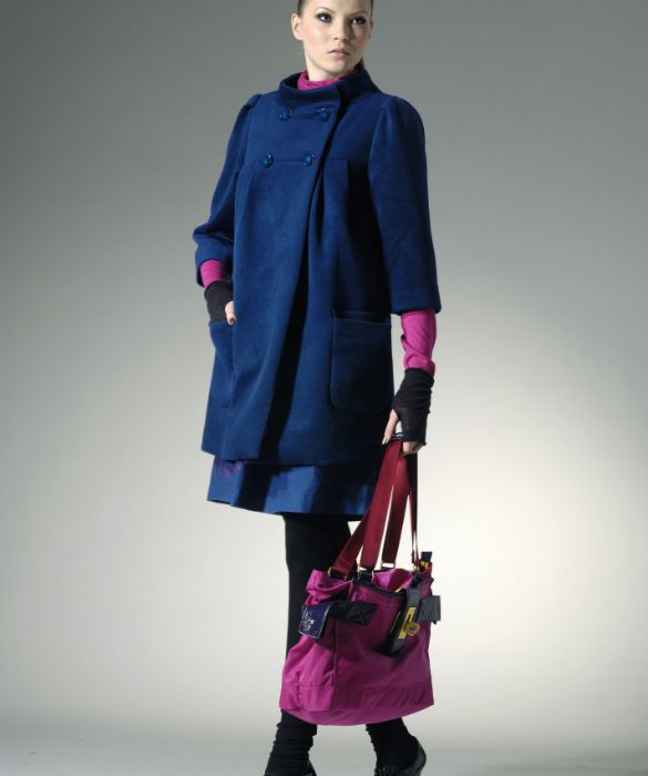 <p>Un cappottino doppiopetto per essere eleganti ma allo stesso tempo sbarazzine: scegli il colore che più ti piace!</p>
