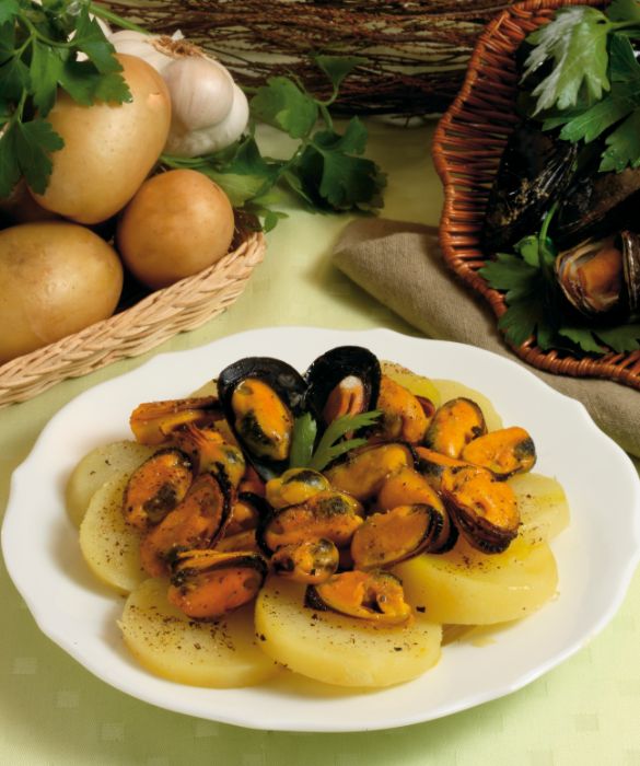 Un secondo piatto al sapore di mare: insalata di cozze e patate
