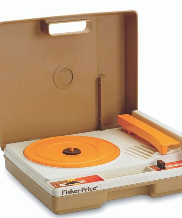 Il 1979 fu l'anno in cui debuttò il Fonografo Fisher-Price, un passo in avanti per intercettare una maggiore domanda di tecnologia anche nei giochi per bambini.