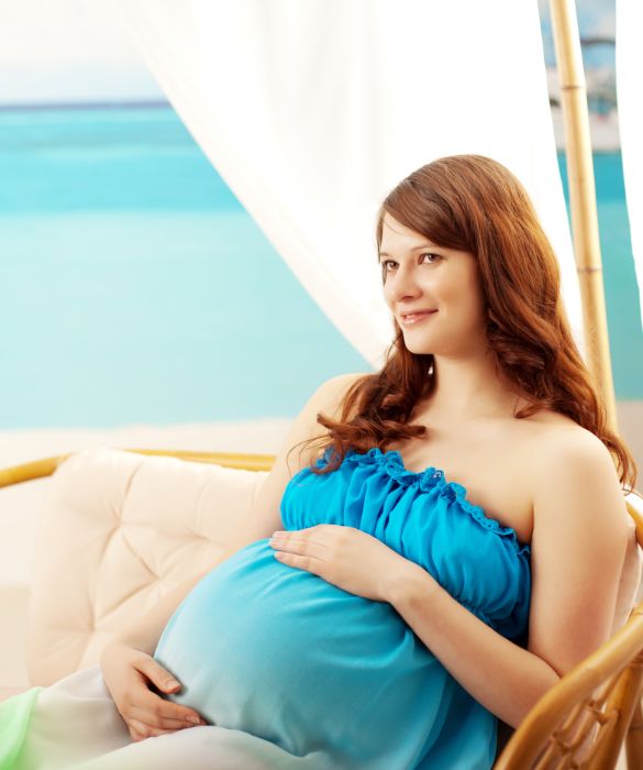 La gravidanza non è un ostacolo alle vacanze se si segue qualche consiglio in più... A patto che non si sia in particolari situazioni soggette a rischi.