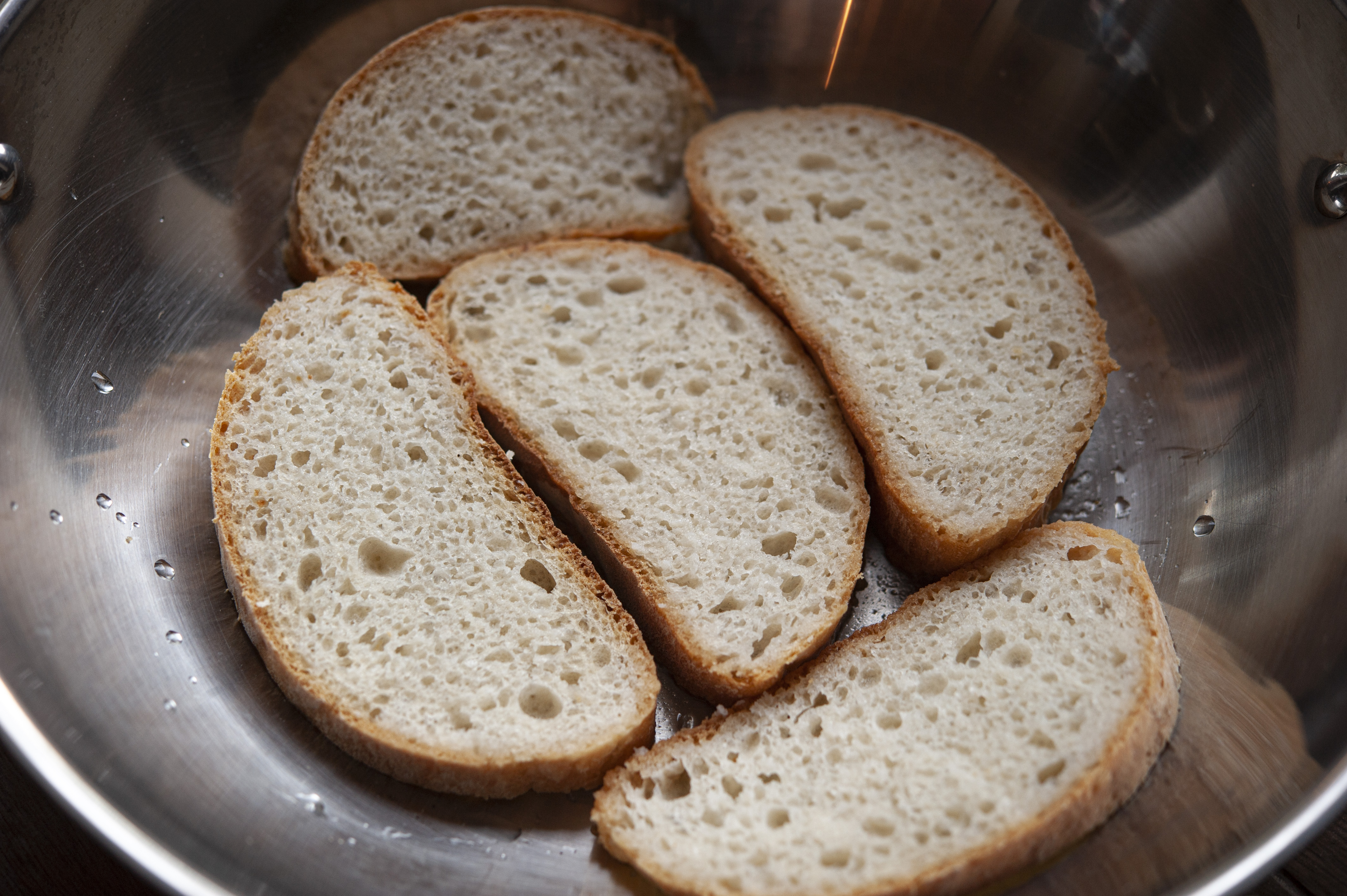 Pane per panzanella