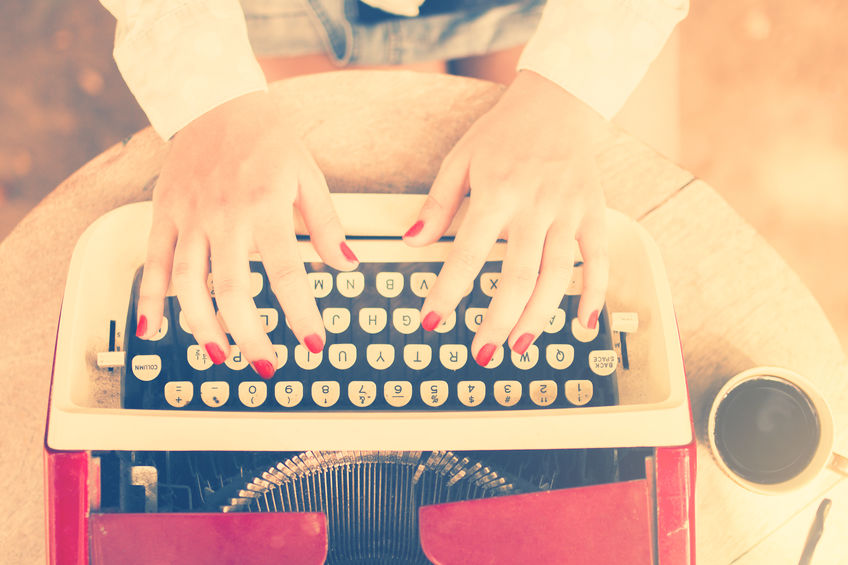 Scrivere con macchina da scrivere