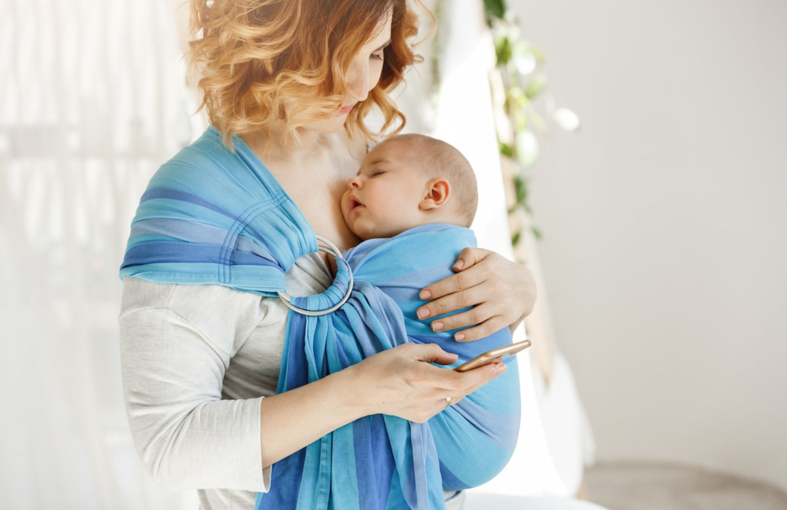 Babywearing: cos'è e perché fa bene al neonato