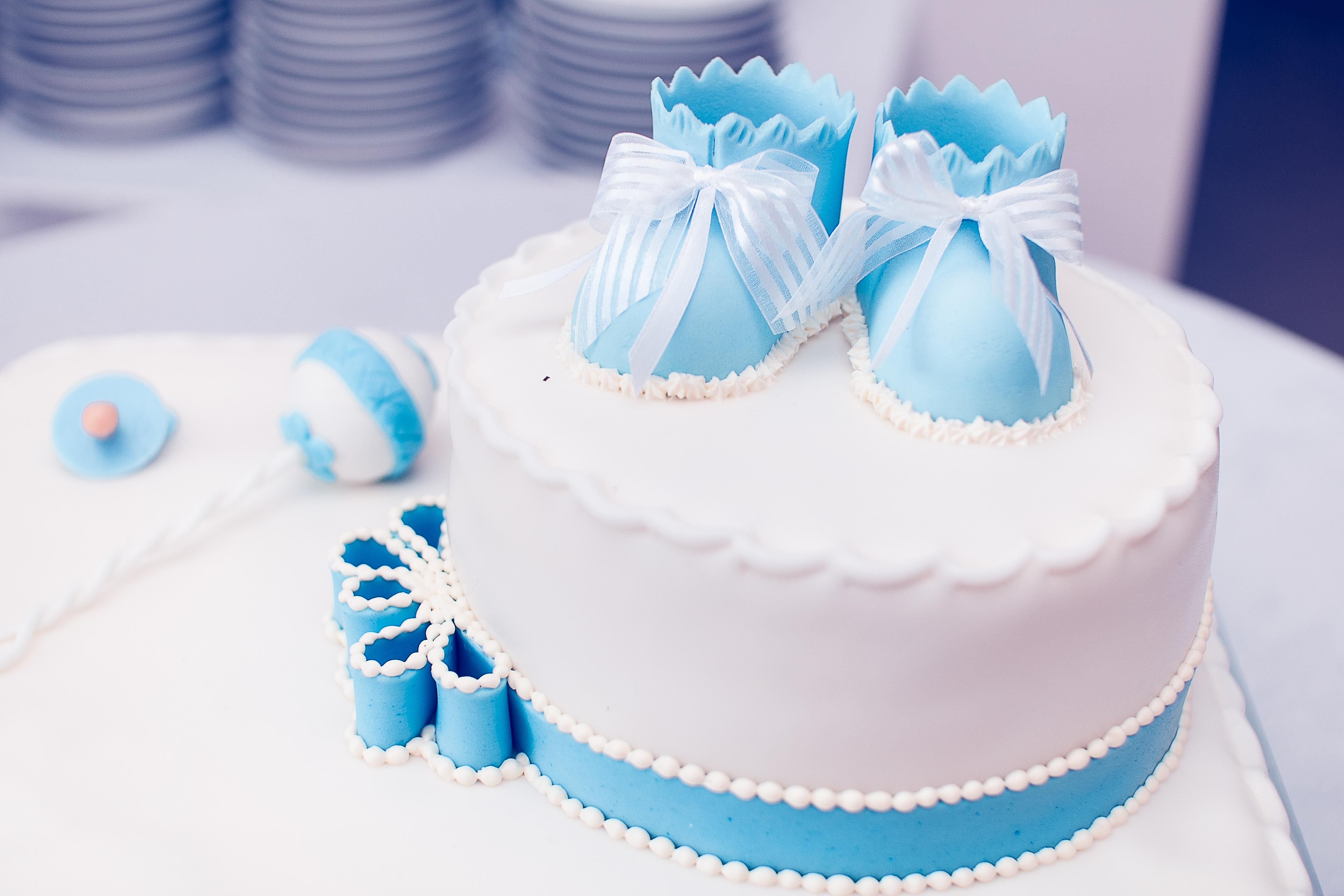 Torta per il battesimo di un bambino: 5 idee eleganti da copiare