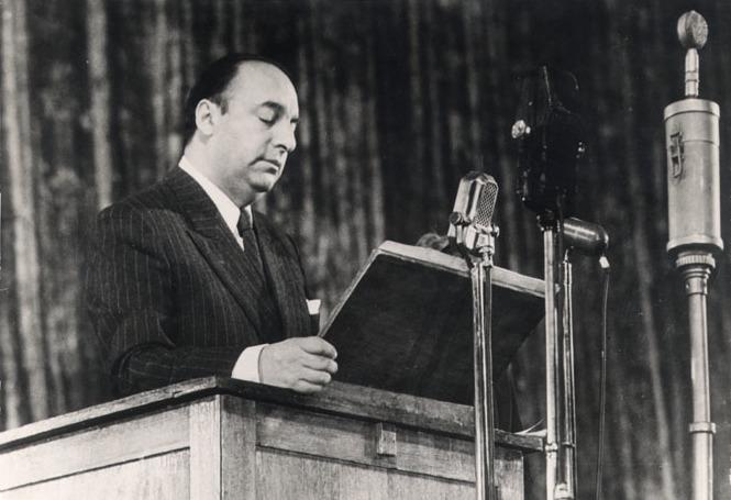 Pablo Neruda poesie d'amore da dedicare: ecco le 10 più belle