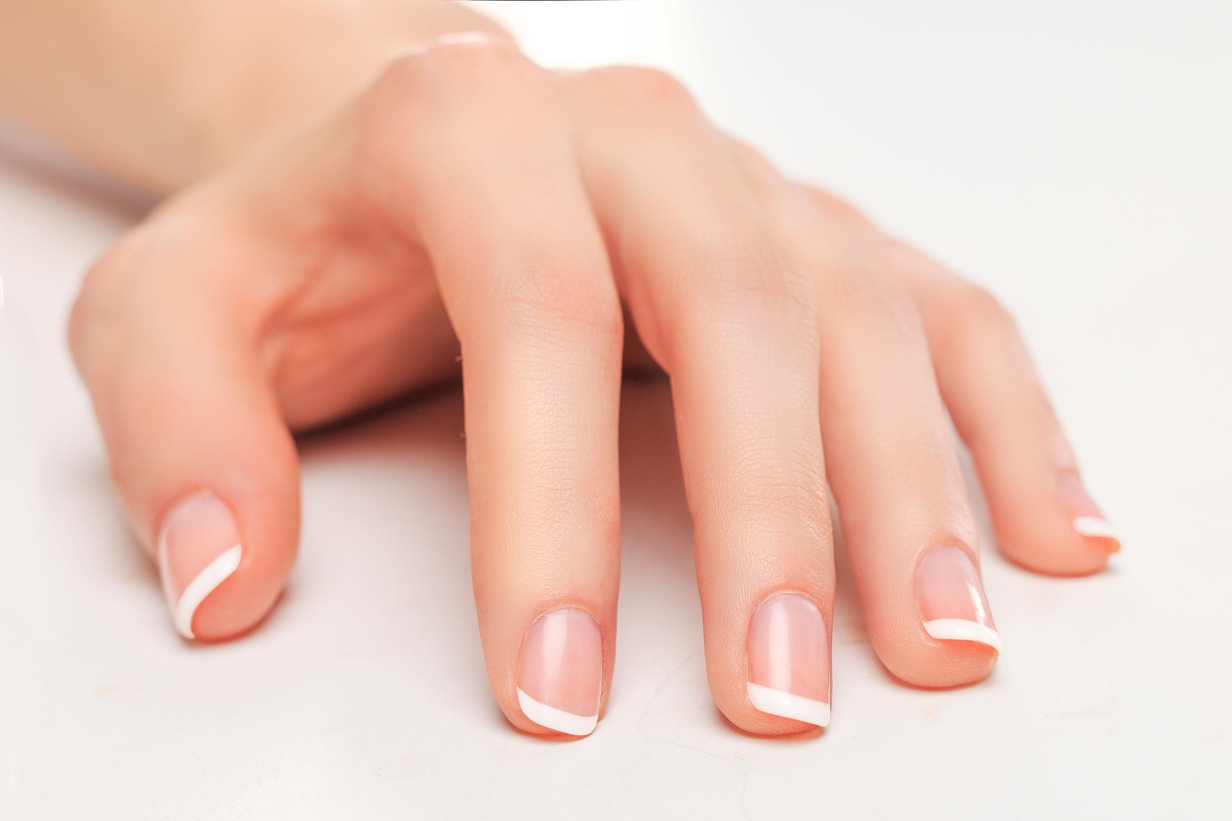 Natural nail. Френч маникюр. Здоровые ногти. Красивые Здоровые ногти. Ухоженные Здоровые ногти.