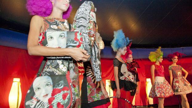 Come il circo ispira la moda: Soleil firma la nuova collezione Desigual | DeAbyDay