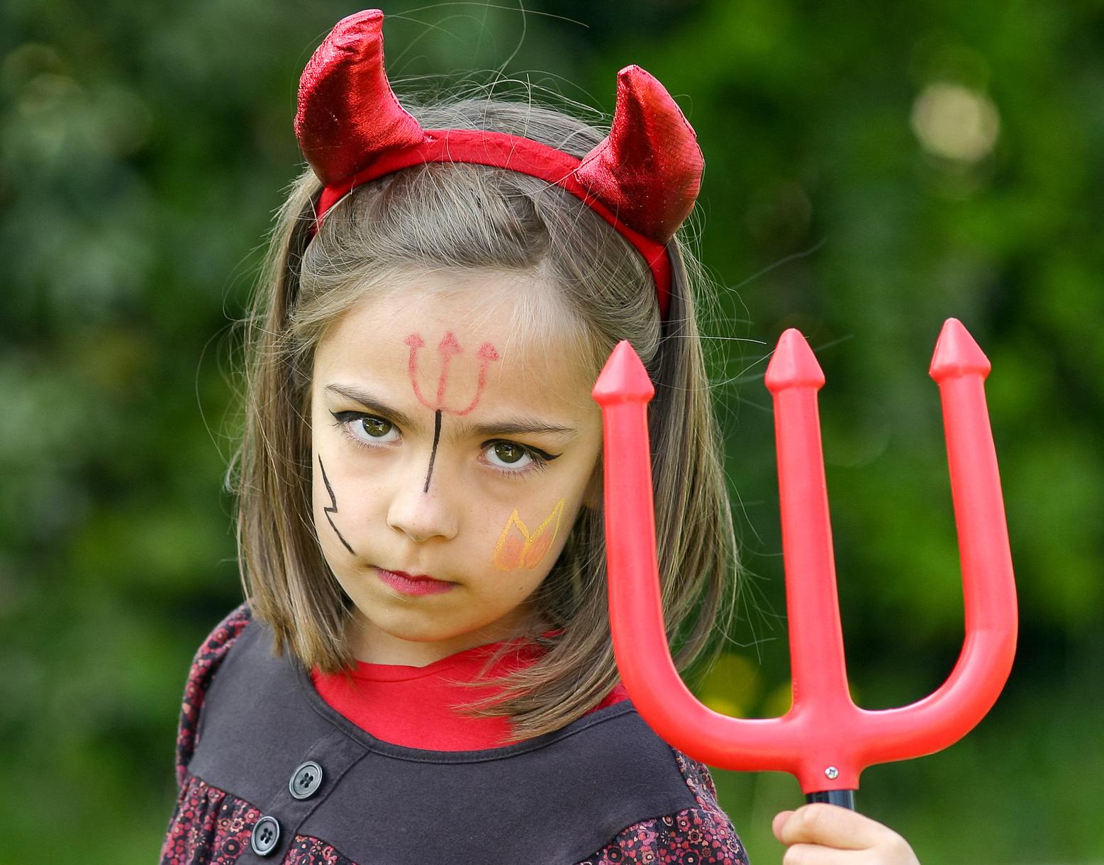 Halloween con i bambini: il trucco da diavoletto