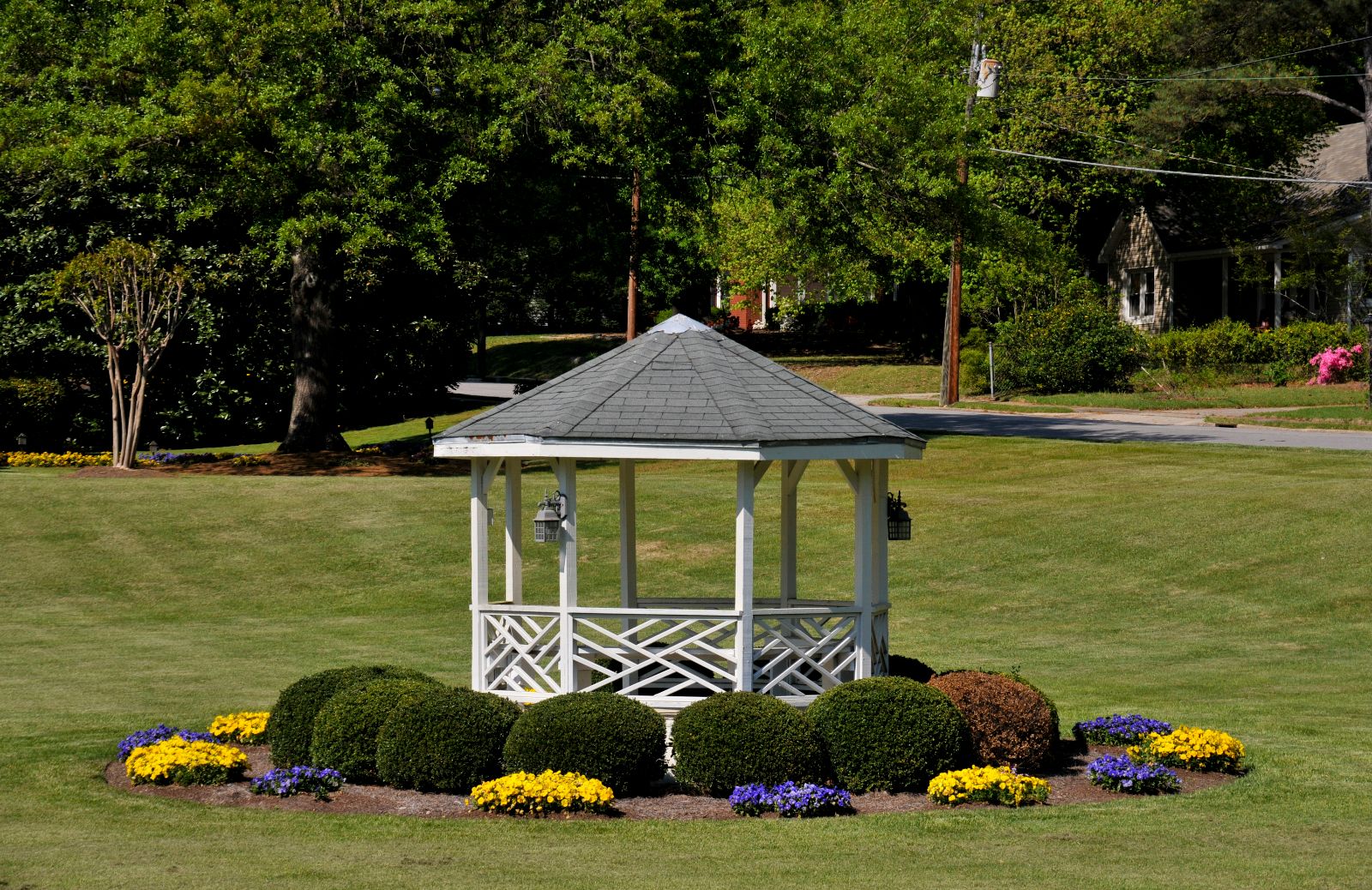 Meglio un gazebo in legno o in ferro?