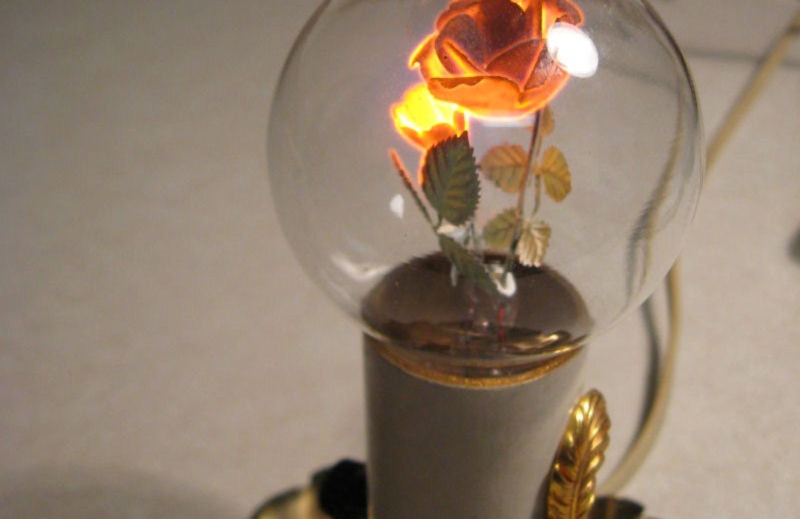 Aerolux, illuminazione da favola: quando una lampadina diventa arte