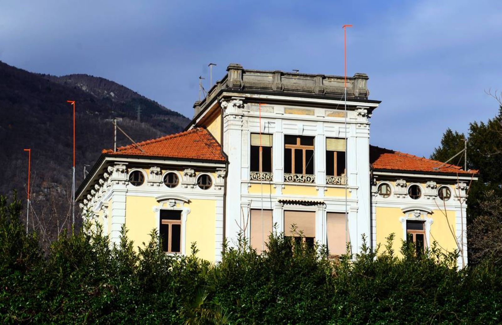 Lavori estremi: spostata villa di 1450 tonnellate a Bellinzona