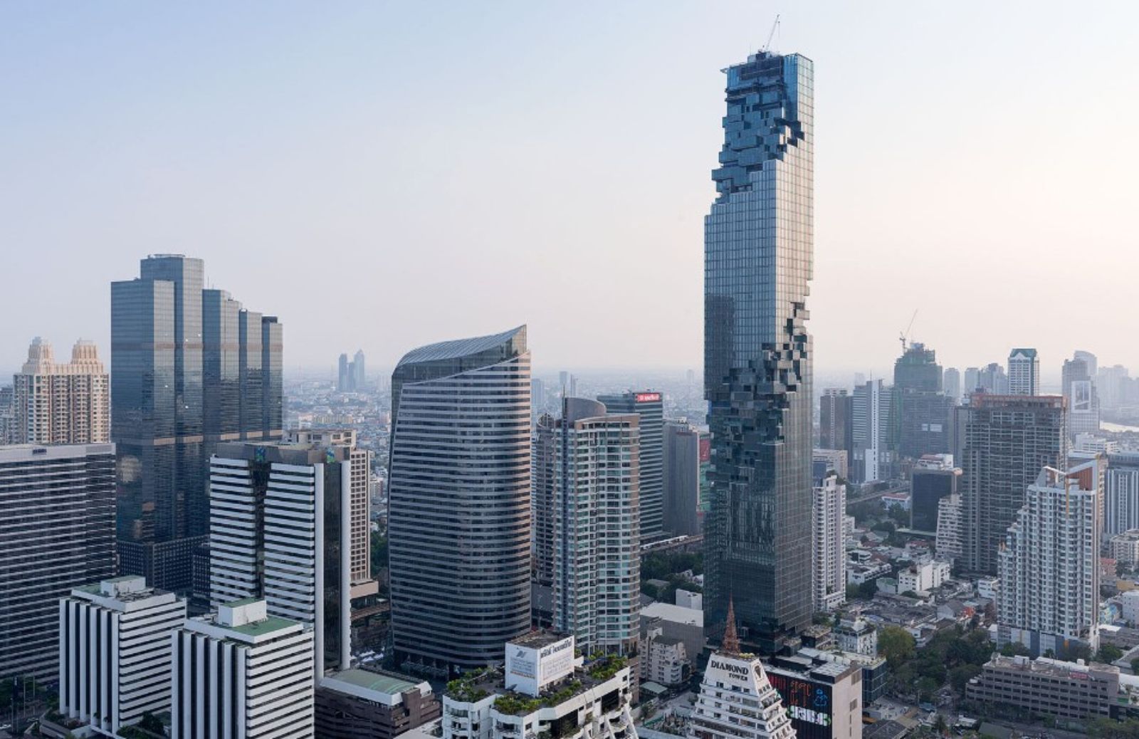 Mahanakhon: il grattacielo pixelato di Bangkok 