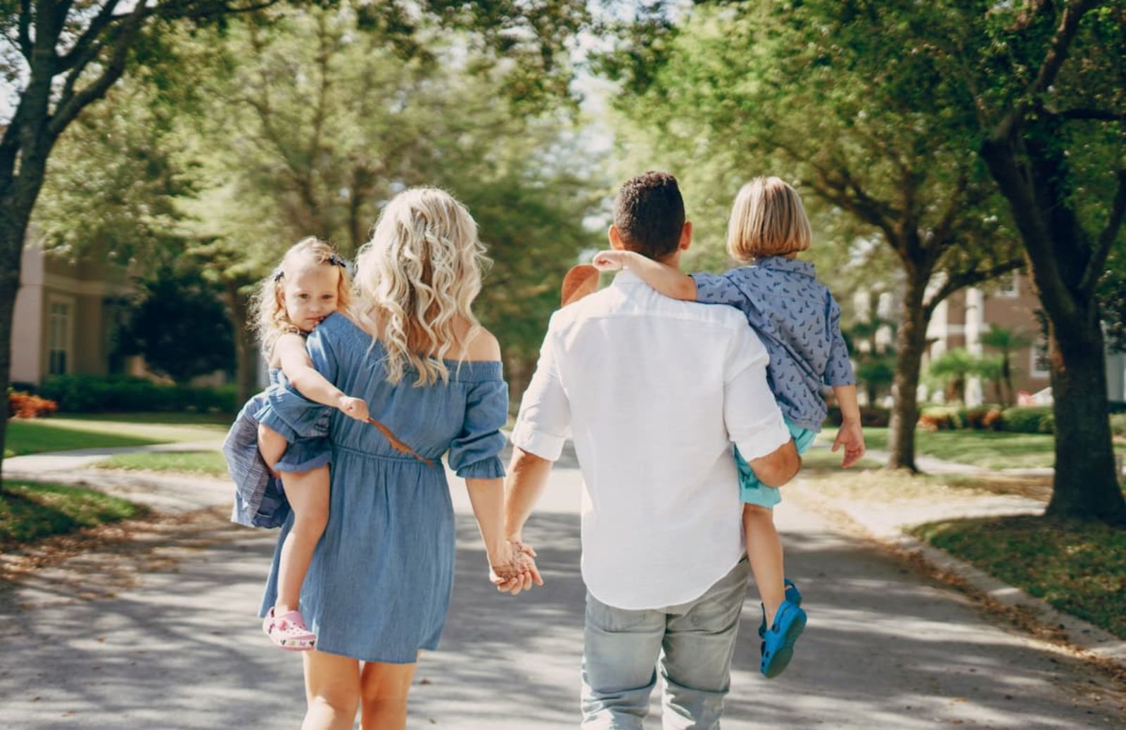 Maternità senza romanticismi: cosa vuol dire davvero diventare madre nel 2025