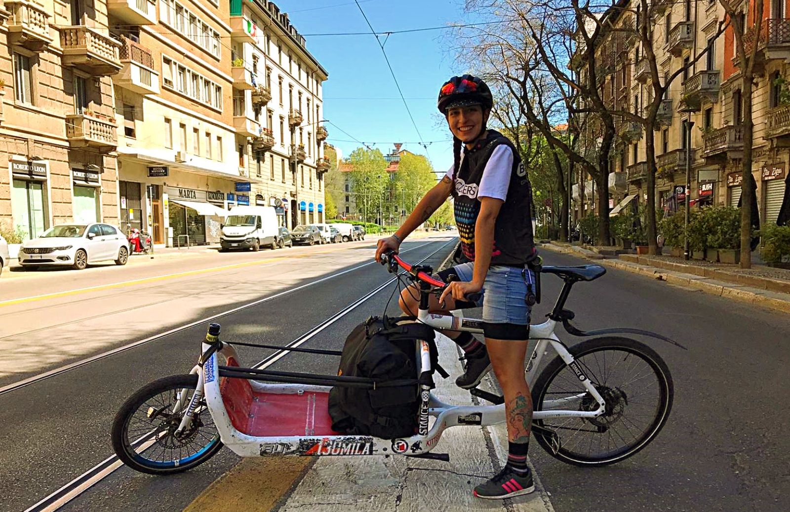 Alexa, bici courier: «La mia Milano in bicicletta durante la pandemia» 