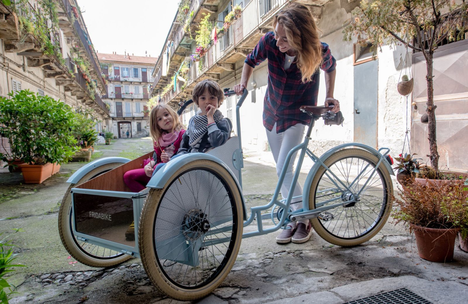 Arriva la Cargo-Bike per mamme che amano pedalare