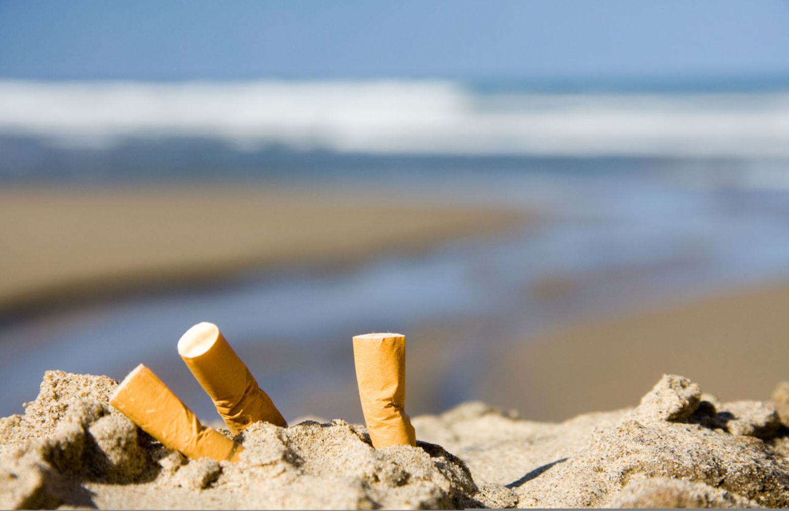 I mozziconi di sigaretta minacciano il mare