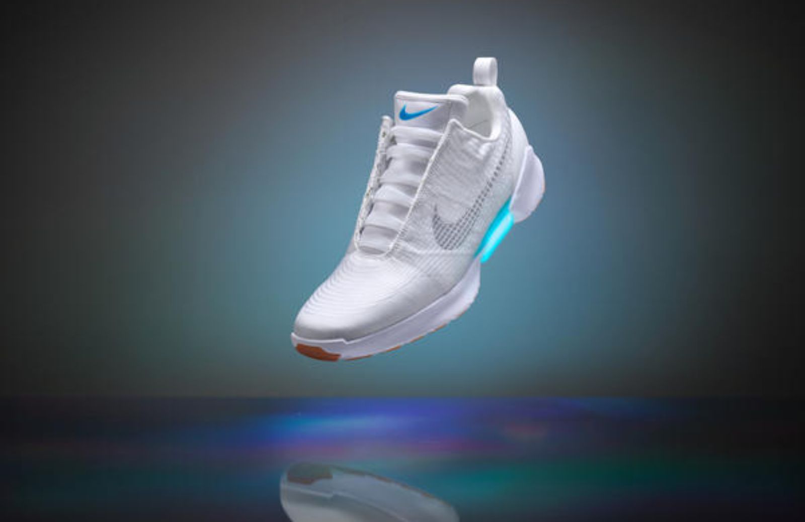 Nike HyperAdapt 1.0: la scarpa che si allaccia da sola