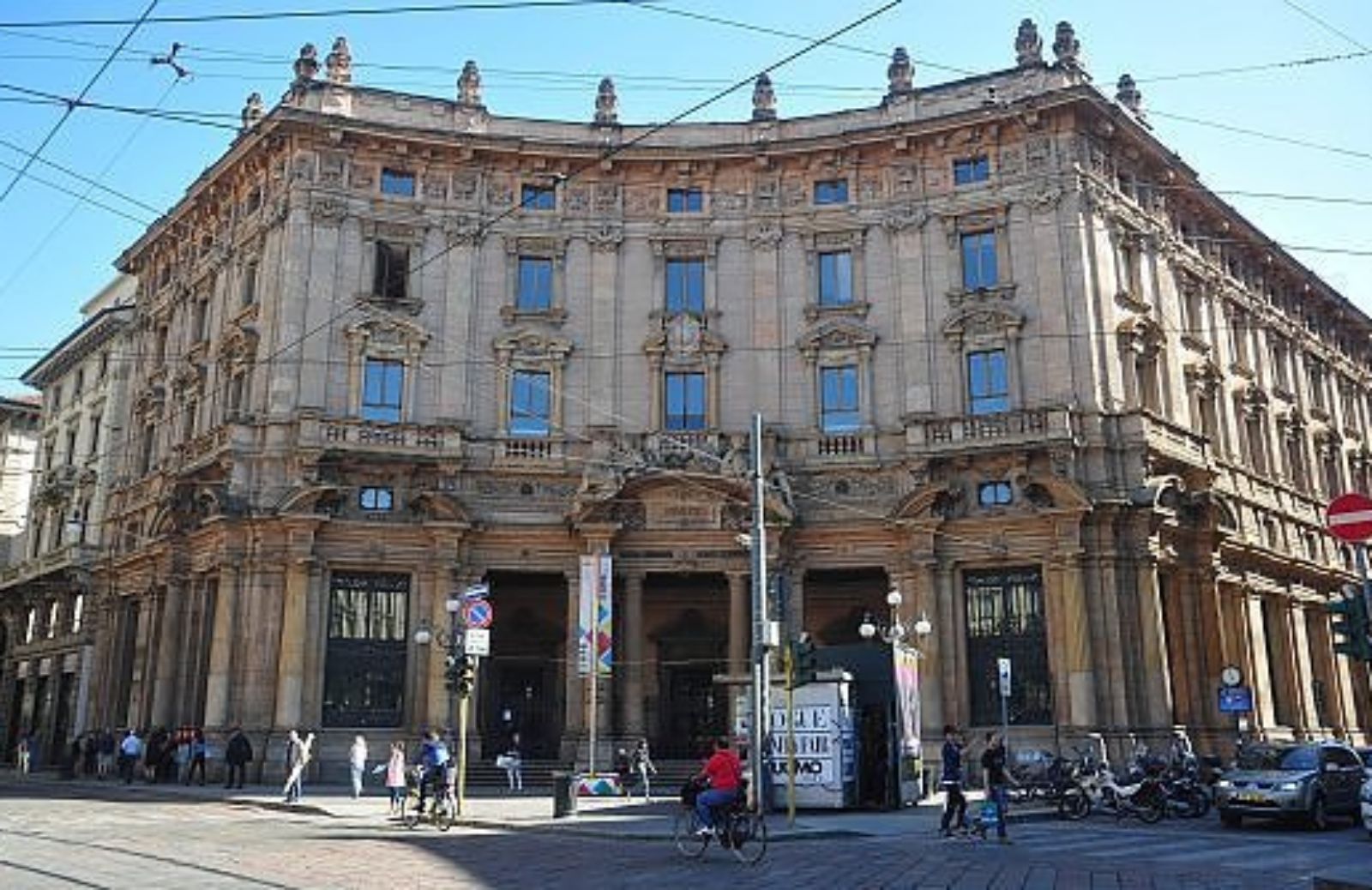 Apre Cityfarm: la campagna arriva in piazza Cordusio