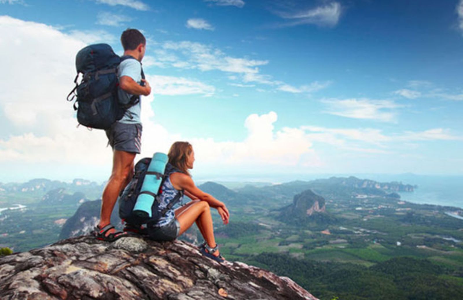 I 10 indumenti da portare in valigia per una vacanza in montagna 