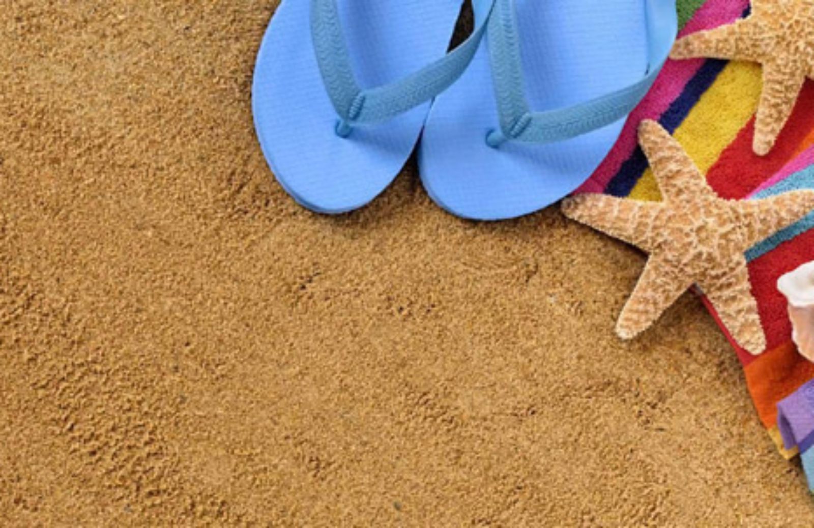 Le 10 cose indispensabili da portare in spiaggia