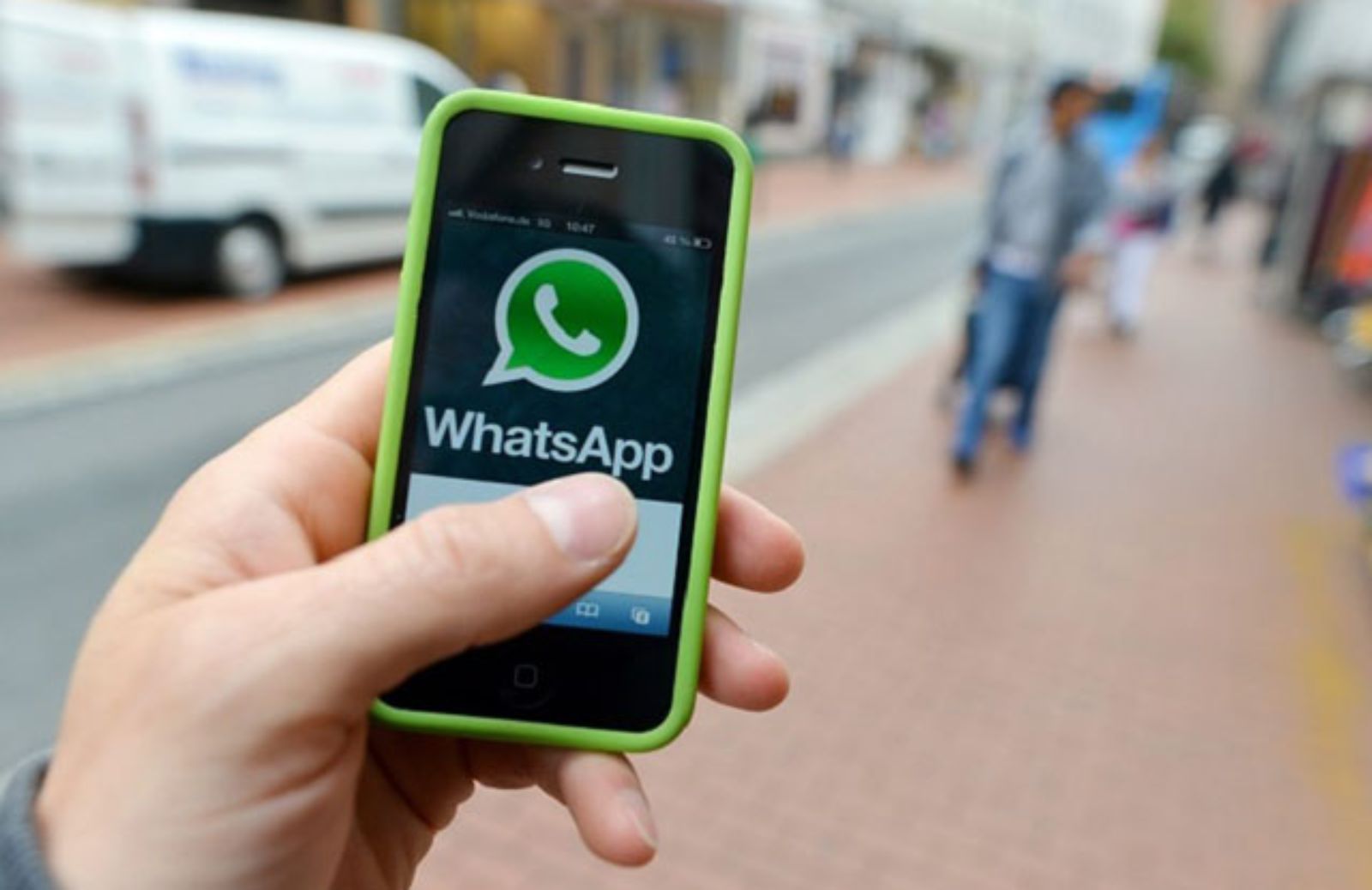 Le 5 truffe più comuni che viaggiano su Whatsapp