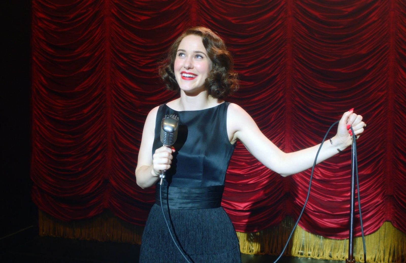 La fantastica Rachel Brosnahan: Mrs Maisel, comicità e femminismo