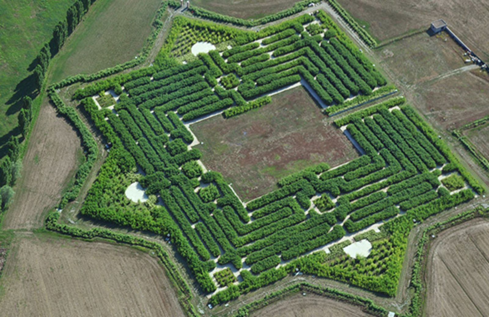 Il labirinto più grande del mondo è a Parma 