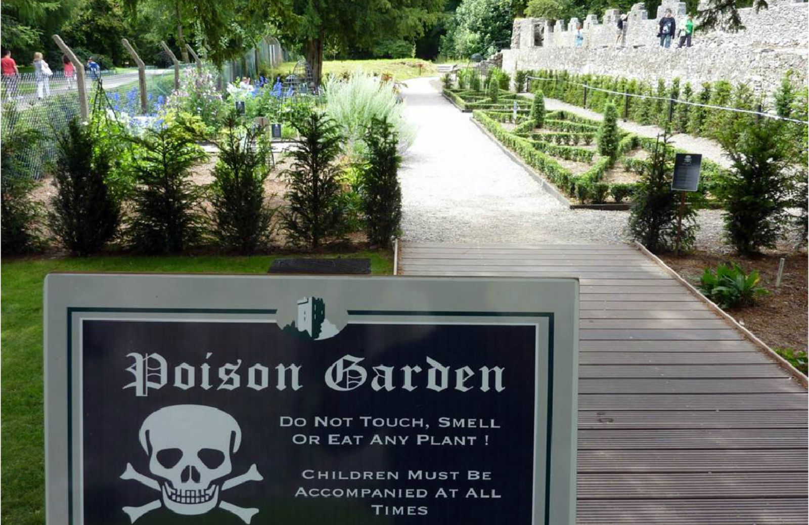Poison Garden, il parco con le piante più velenose del mondo 
