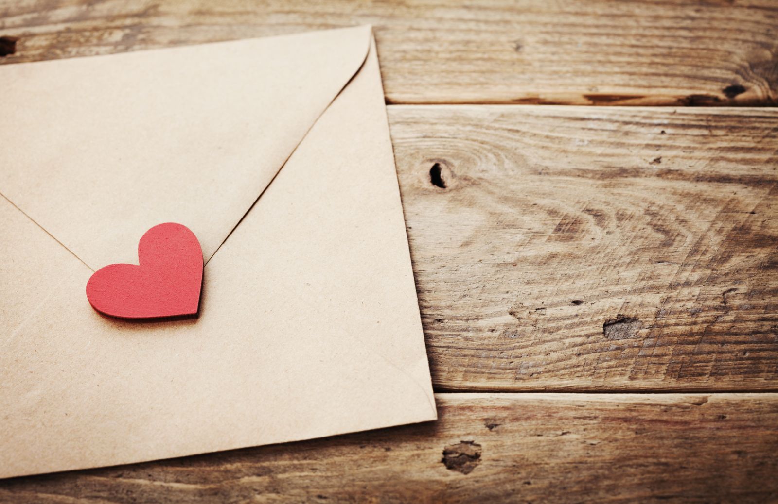 Come scrivere una lettera d'amore per lui. In 5 step