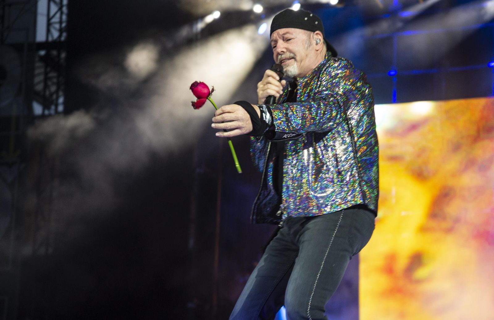 Le 10 frasi più romantiche tratte dalle canzoni di Vasco Rossi