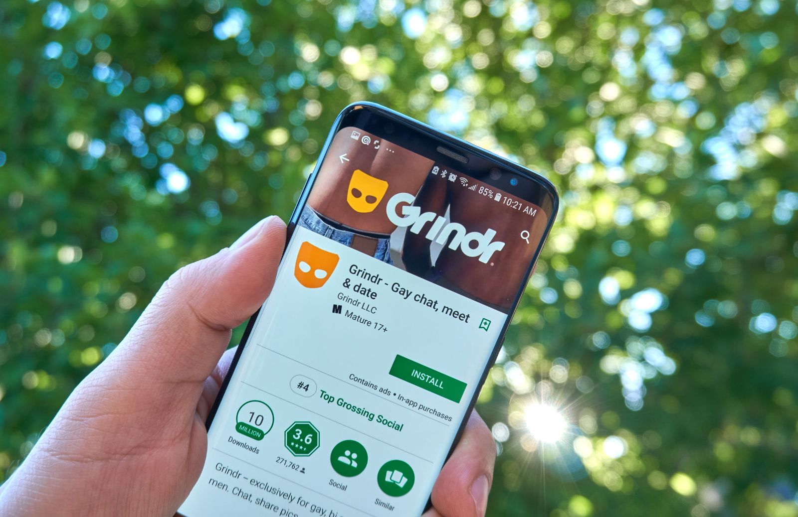 Grindr: cos'è e come funziona l'app per incontri gay