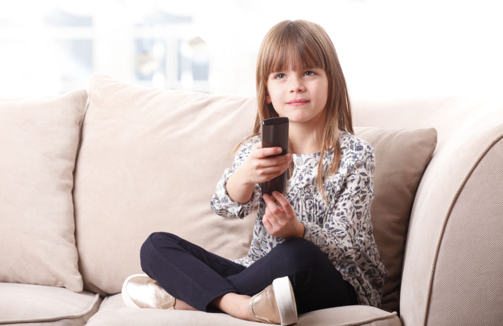 Se un bambino guarda a lungo la TV avrà problemi agli occhi?