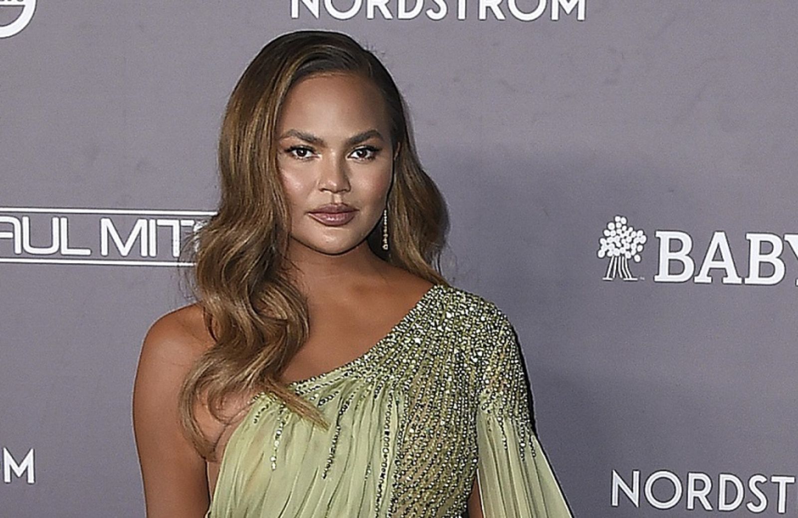 Chrissy Teigen: il dolore, la resilienza e la vita un anno dopo l’aborto