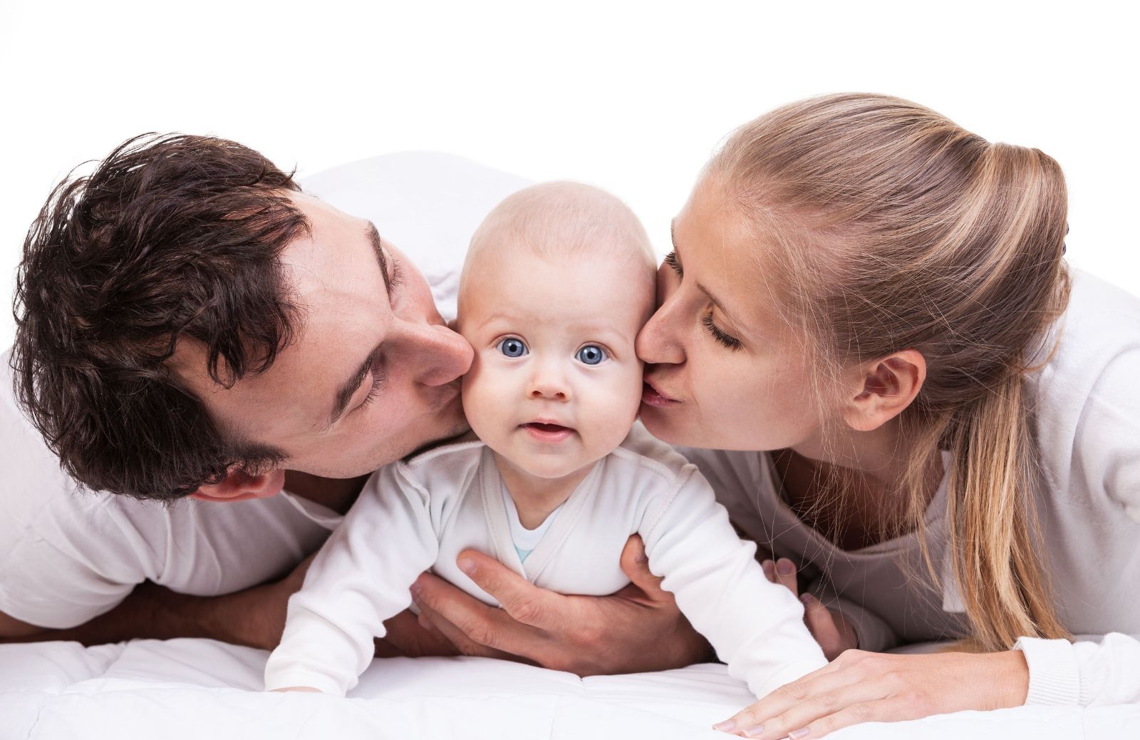 Neonati in stanza con mamma e papà: ecco perché fa bene