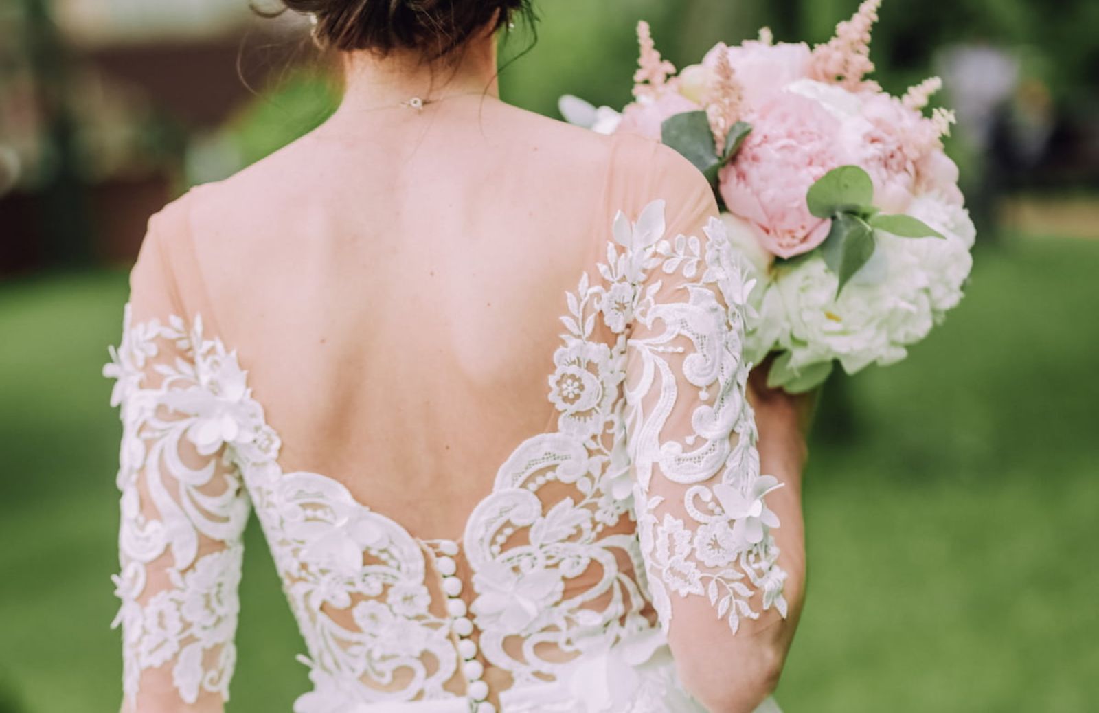 Abiti da sposa corti: idee per il grande giorno
