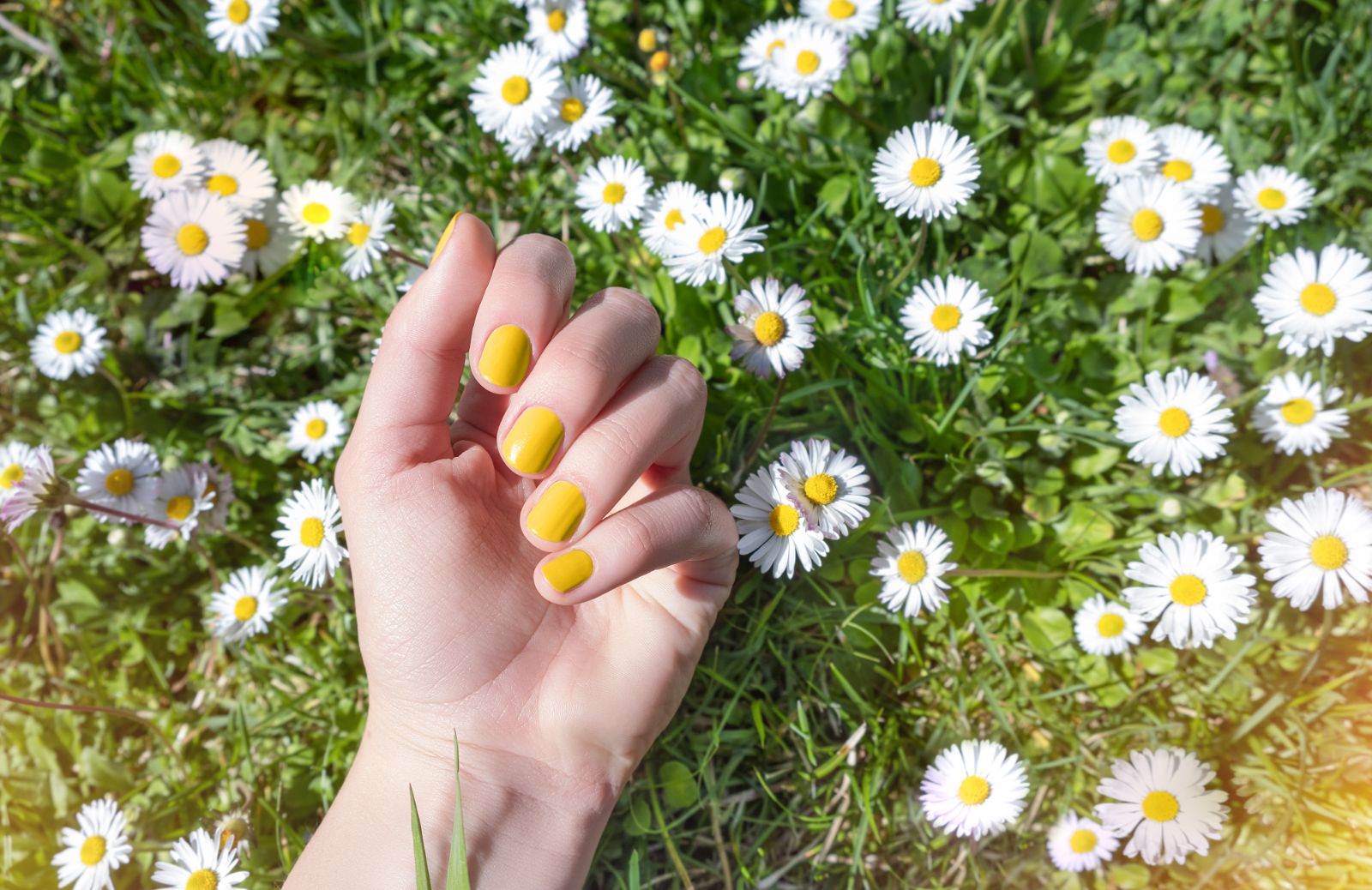 Unghie primavera: i colori e le idee più belle