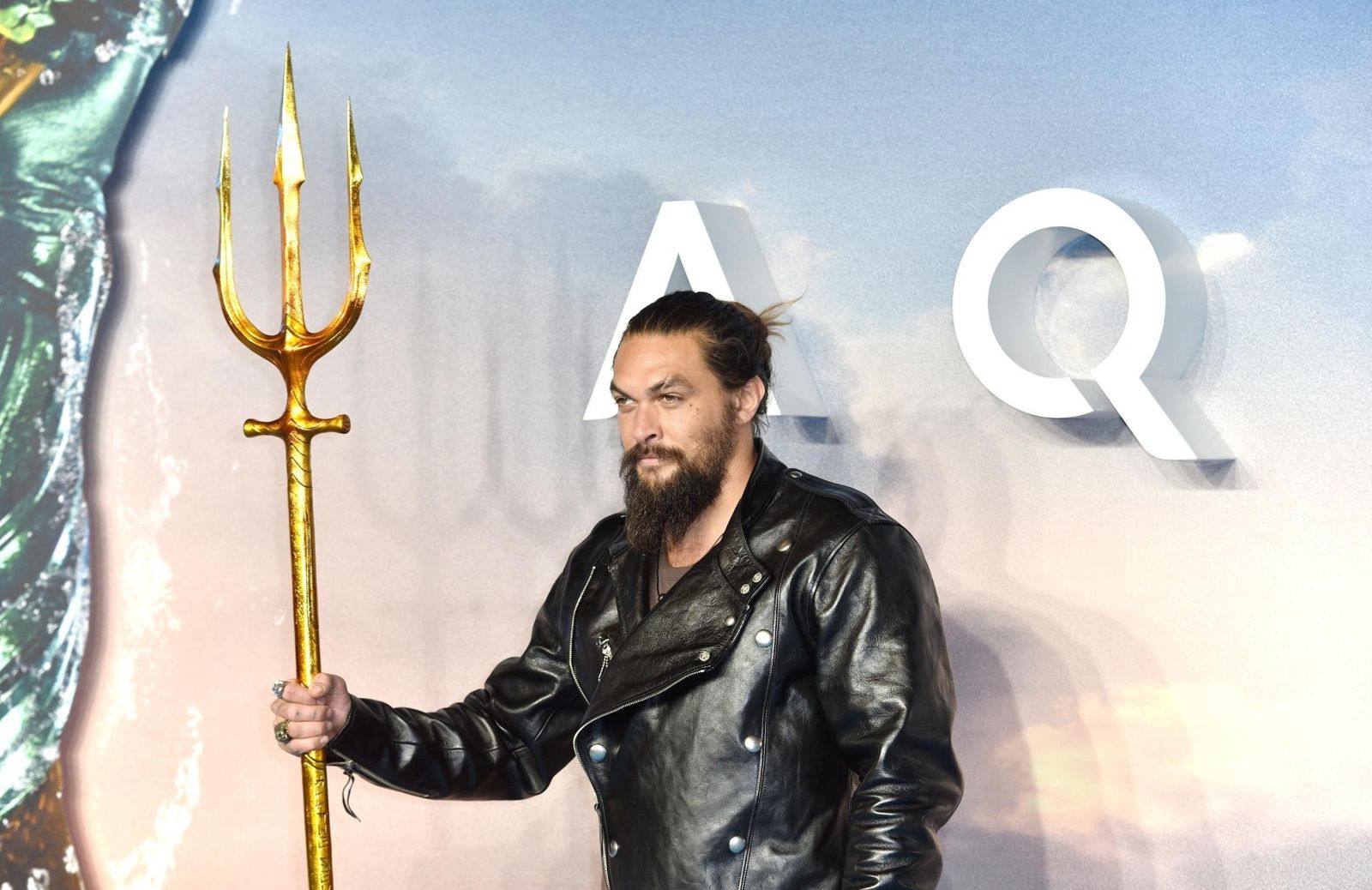 Quanto è alto Jason Momoa?