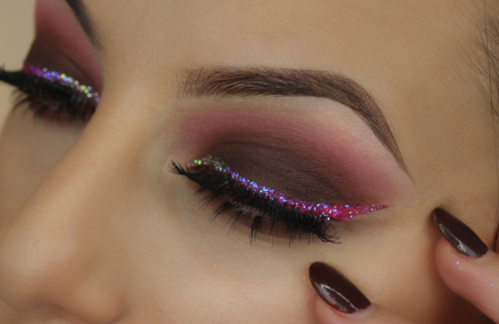 Eyeliner glitterato: a Capodanno fai brillare i tuoi occhi!