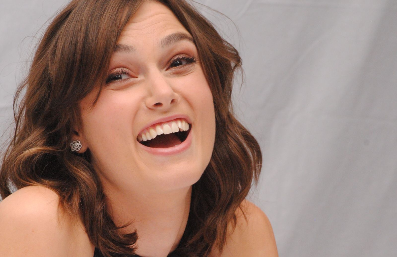 Bellezza non convenzionale: Keira Knightley e il seno piccolissimo